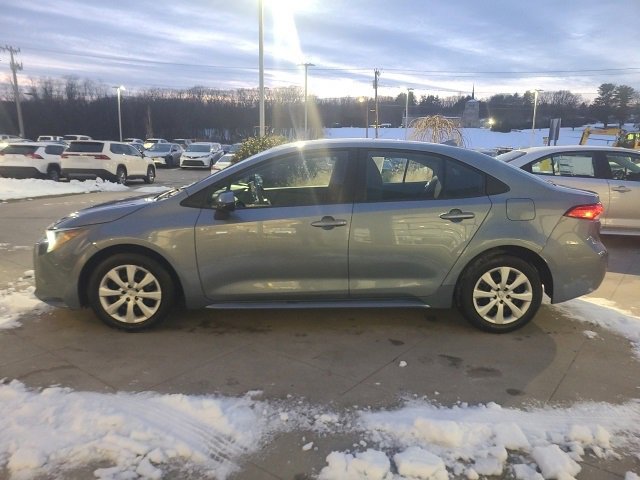 Used 2022 Toyota Corolla LE image 4