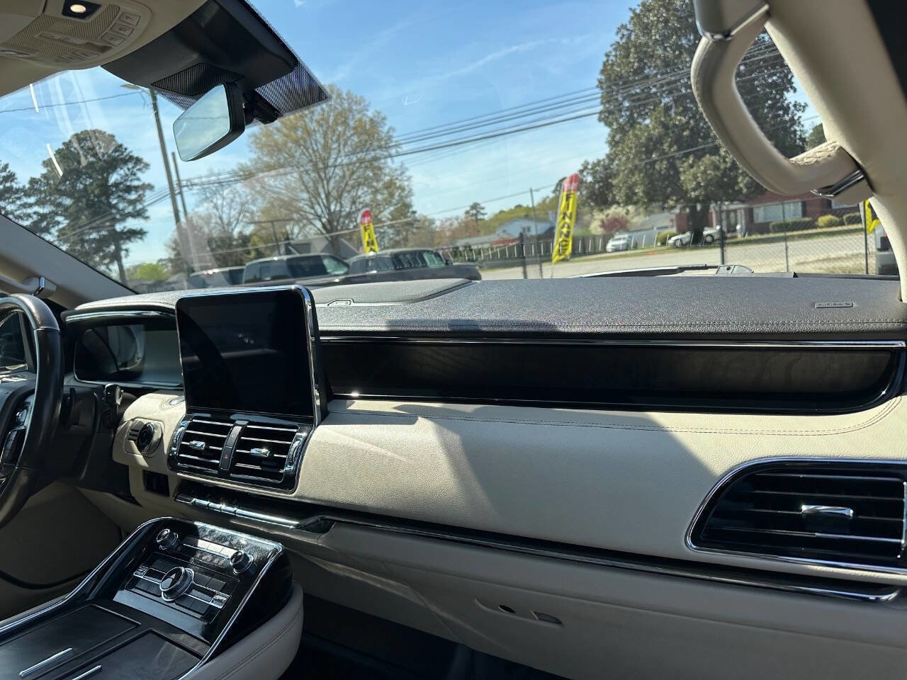 Used 2019 Lincoln Navigator L Reserve image 39