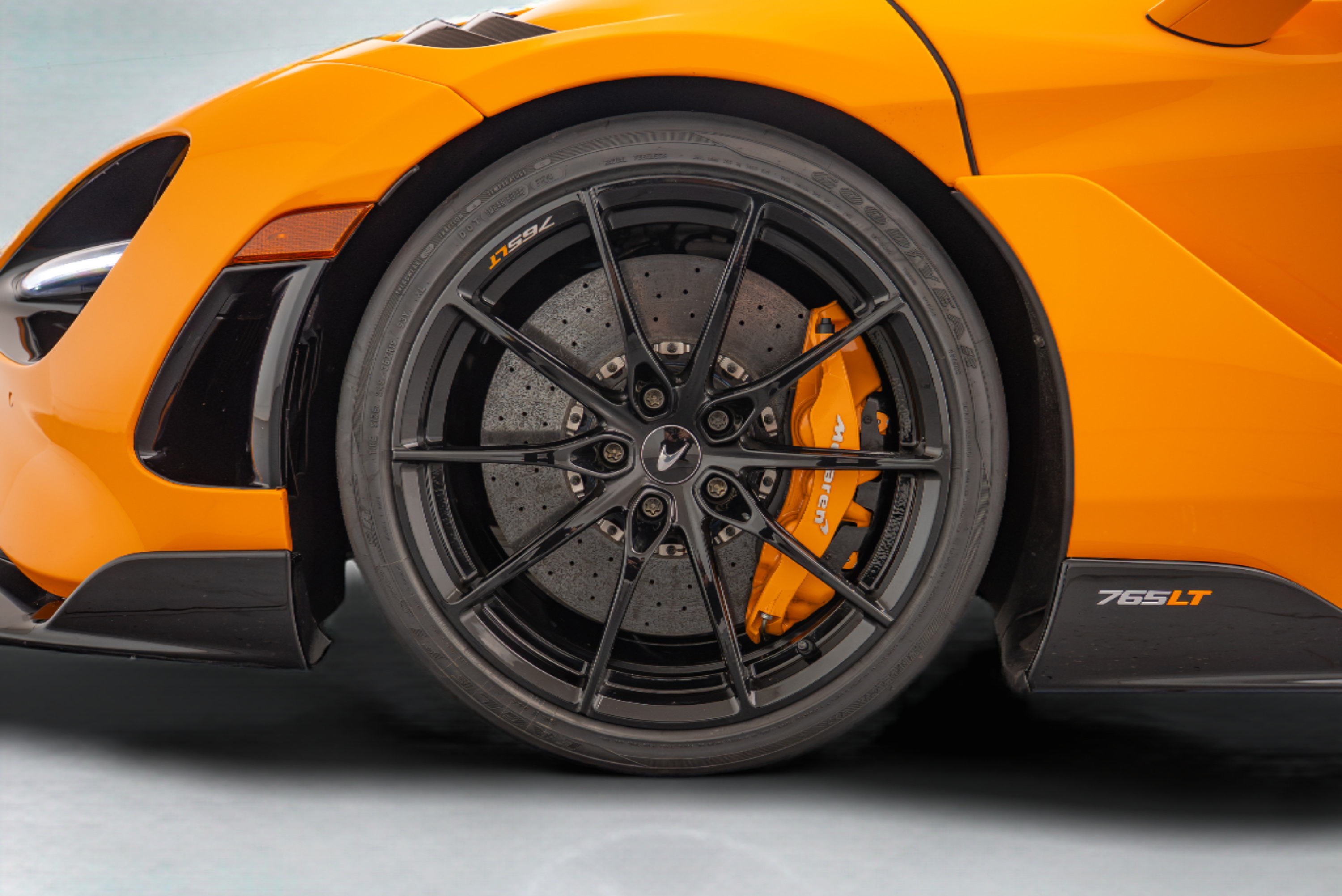 Used 2021 McLaren 765LT RWD image 20