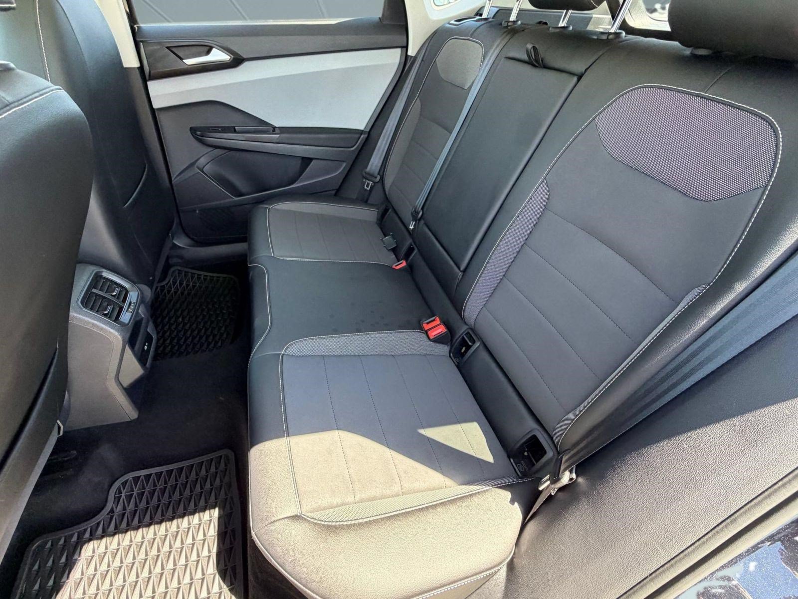 Certified 2022 Volkswagen Taos SE FWD image 22
