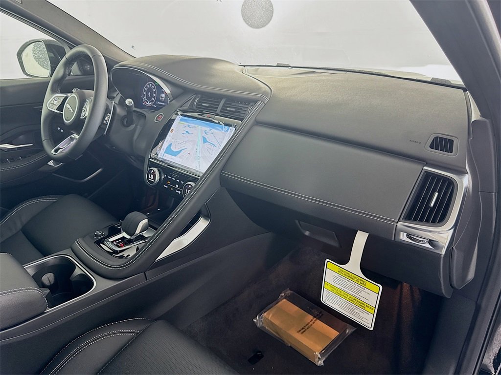 New 2024 Jaguar E-PACE R-Dynamic SE image 29