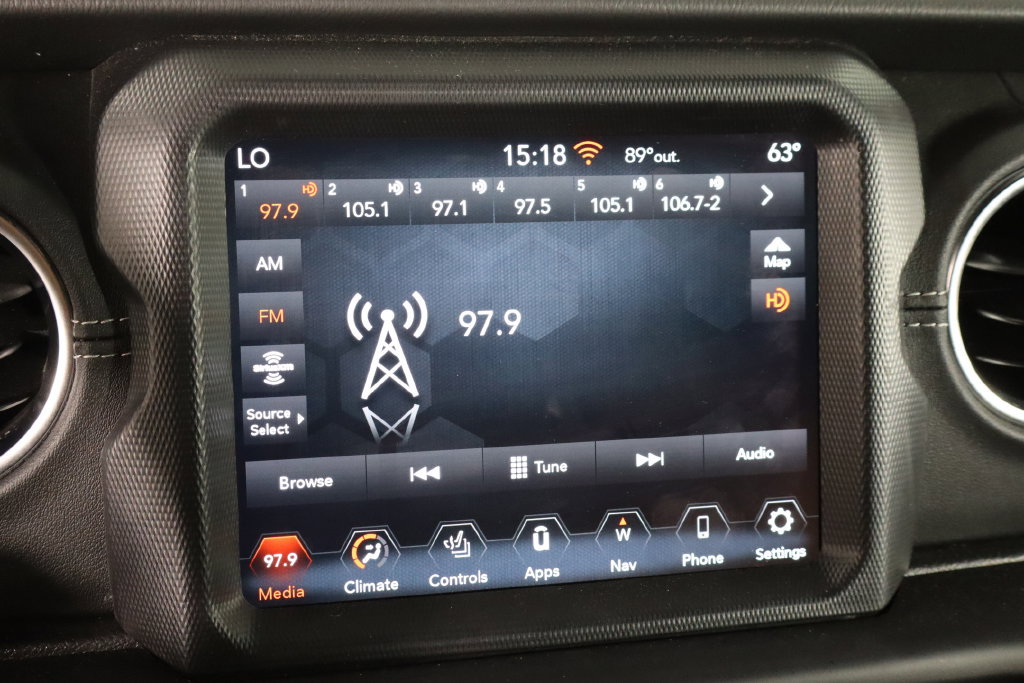 Used 2023 Jeep Wrangler Unlimited Sahara w/ Cold Weather Group AWD/4WD image 28