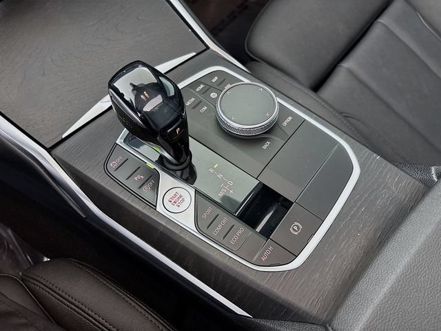 Used 2021 BMW 330i Sedan w/ Driving Assistance Package RWD image 17