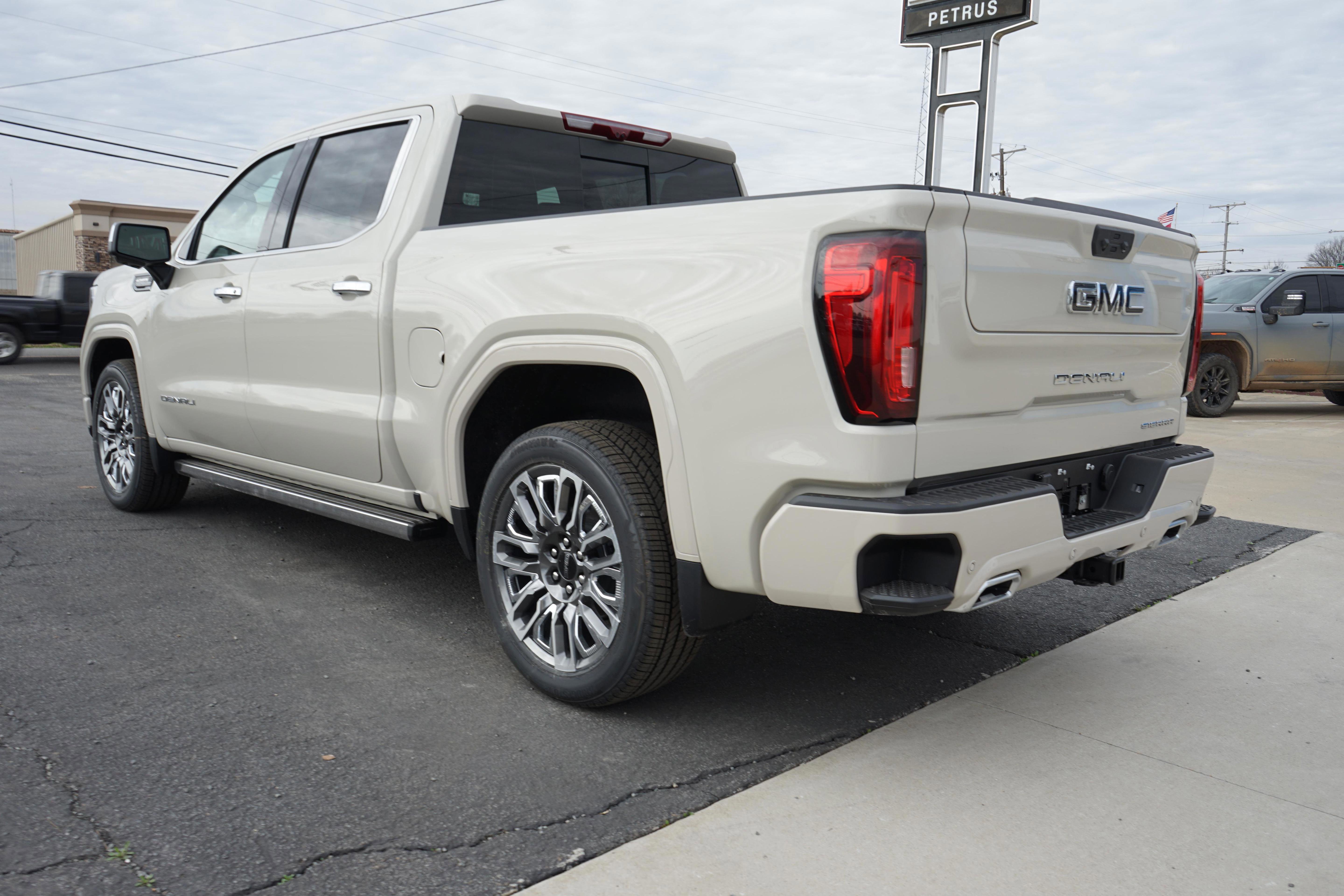 New 2026 GMC Sierra 1500 Denali Ultimate image 3