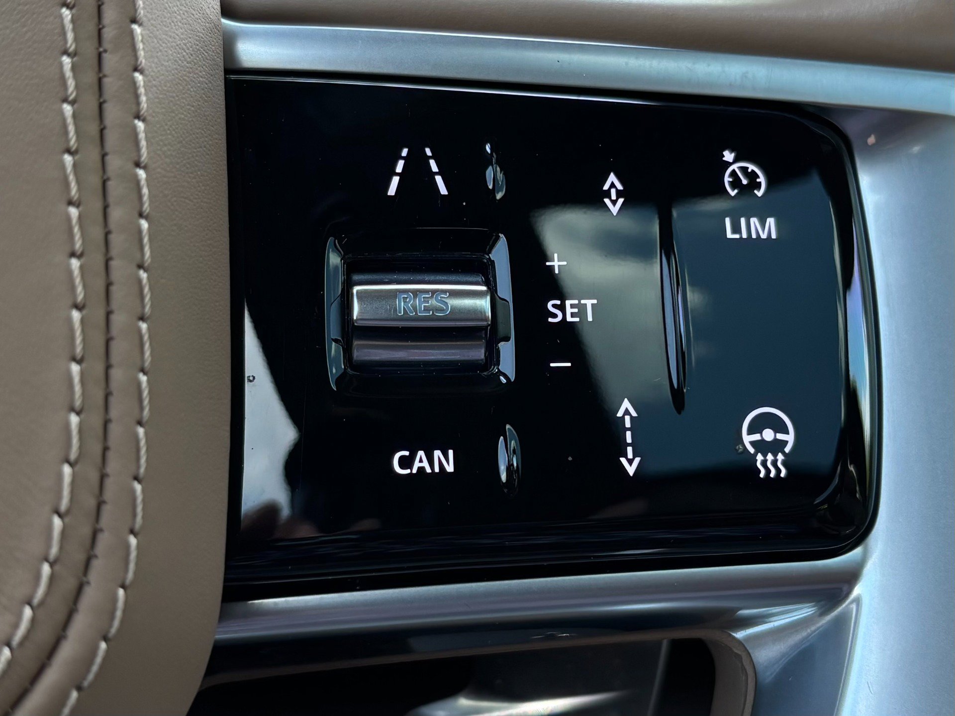 Used 2024 Land Rover Range Rover SE AWD/4WD image 21