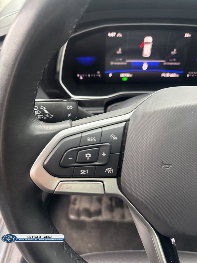 Used 2024 Volkswagen Jetta SE image 32