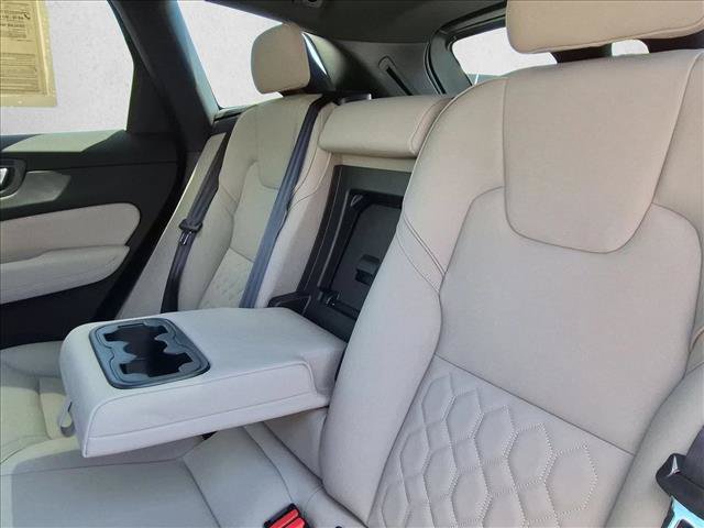 Used 2026 Volvo XC60 B5 Core AWD/4WD image 28