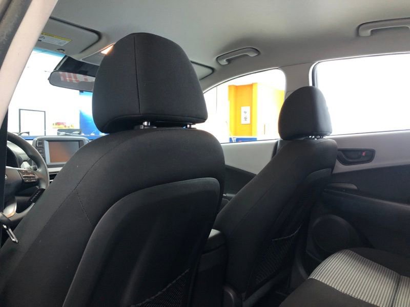 Used 2021 Hyundai Kona SE image 15