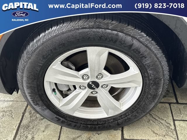 Used 2025 Kia Sorento LX FWD image 13