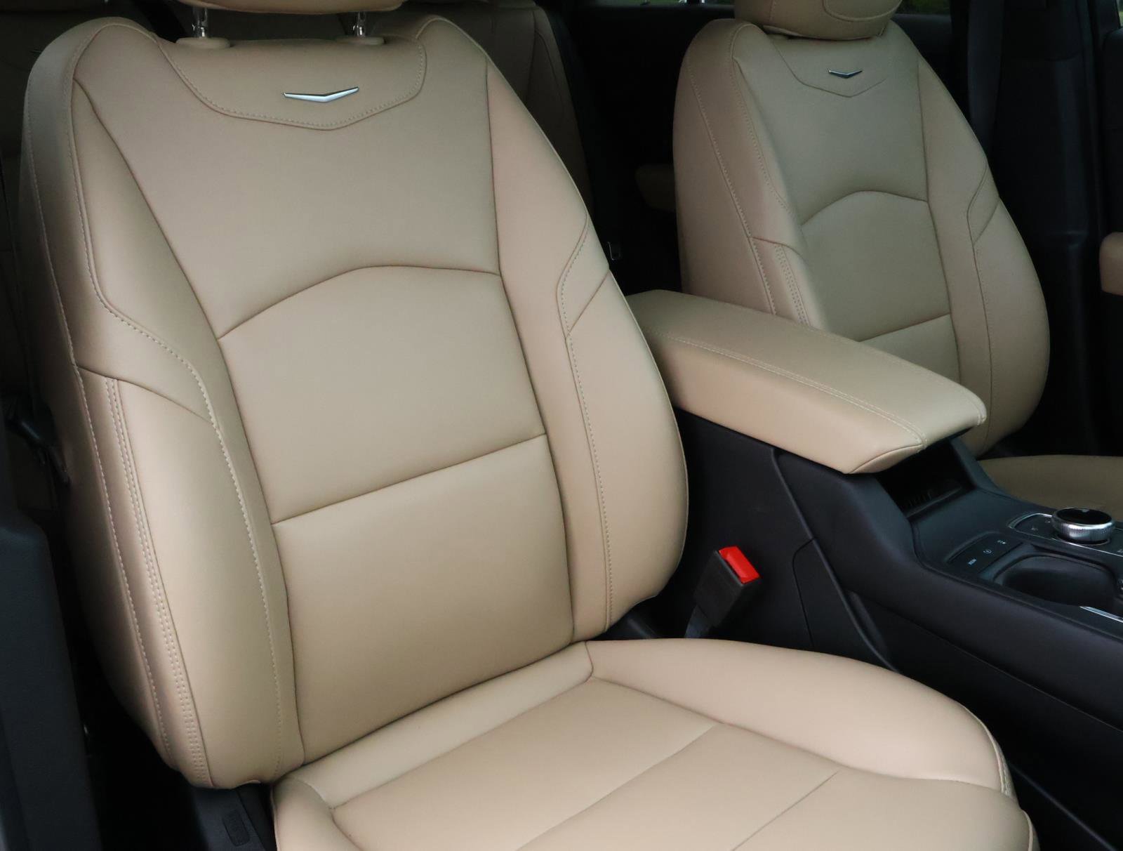 Certified 2024 Cadillac XT4 Luxury FWD image 21