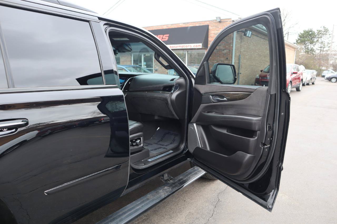 Used 2017 Cadillac Escalade Platinum AWD/4WD image 10