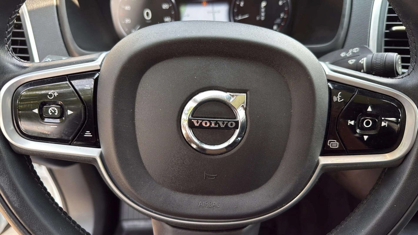 Used 2020 Volvo XC90 T5 Momentum w/ Protection Package Premier AWD/4WD image 10