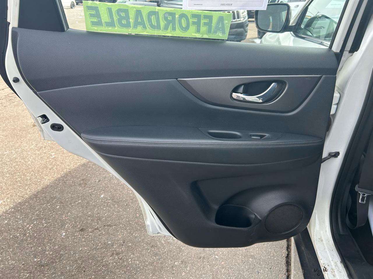 Used 2016 Nissan Rogue S image 13