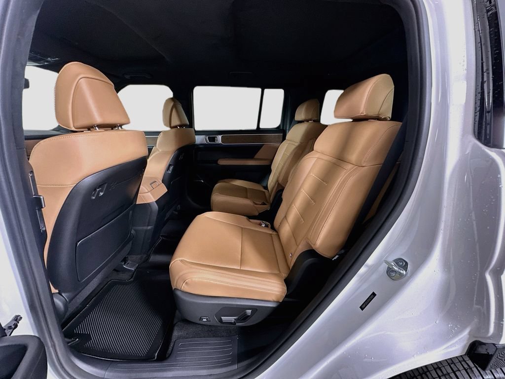 New 2026 Hyundai Santa Fe Calligraphy AWD/4WD image 17