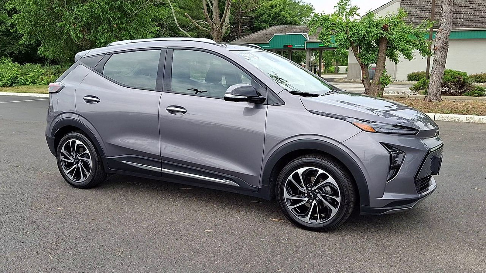 Certified 2023 Chevrolet Bolt EUV Premier FWD image 4