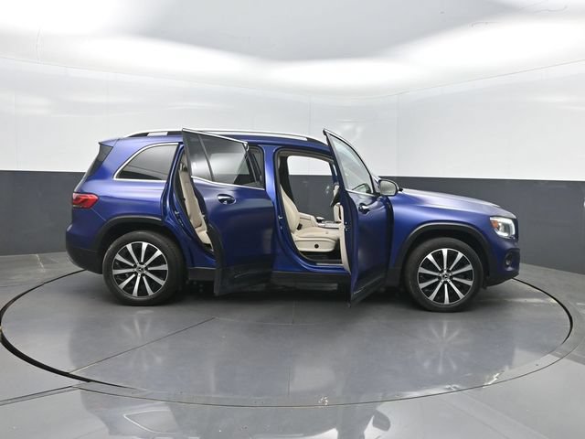 Used 2020 Mercedes-Benz GLB 250 w/ Premium Package image 38