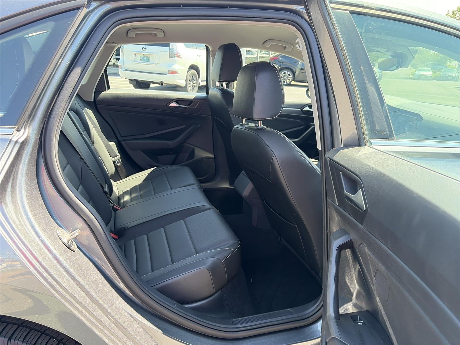 Used 2022 Volkswagen Jetta SE FWD image 13