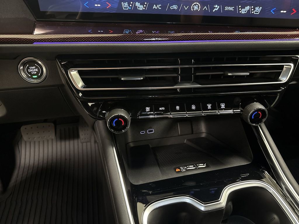 New 2026 Chevrolet Traverse RS w/ LPO, Floor Liner Package image 17