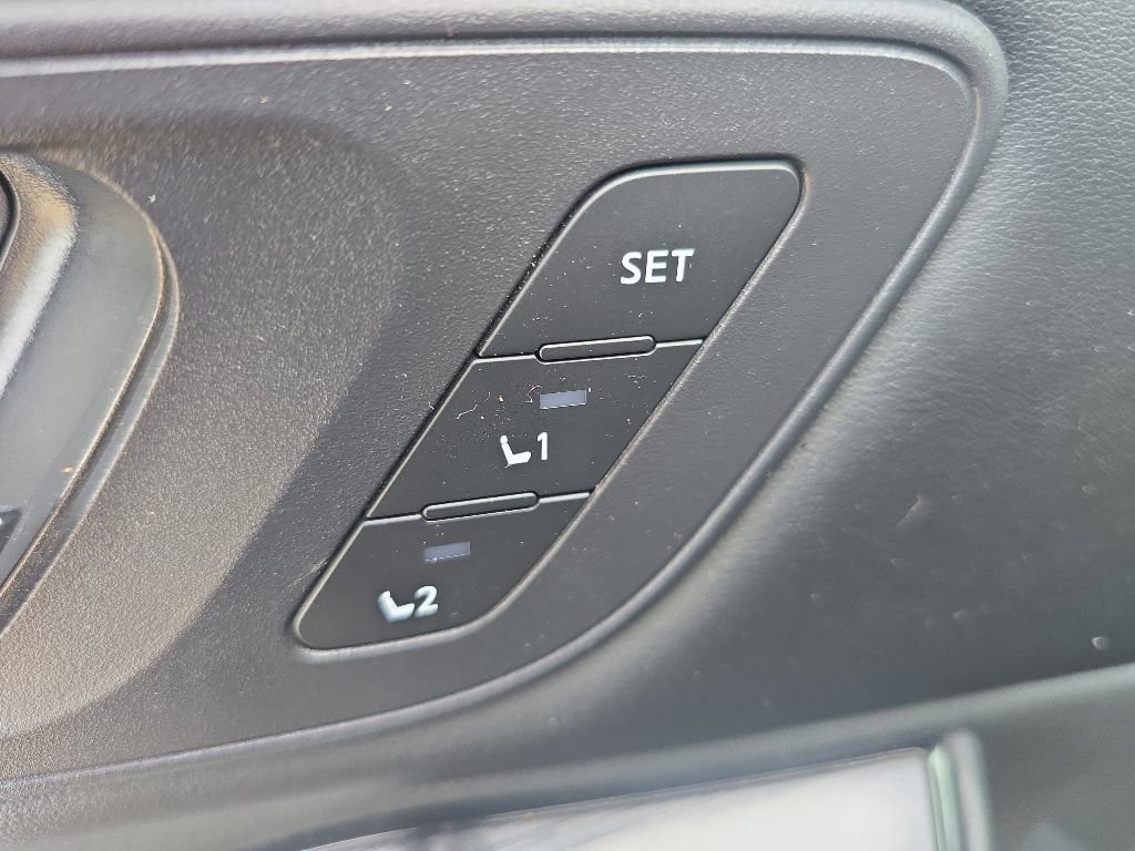Used 2023 Nissan Rogue SL FWD image 18