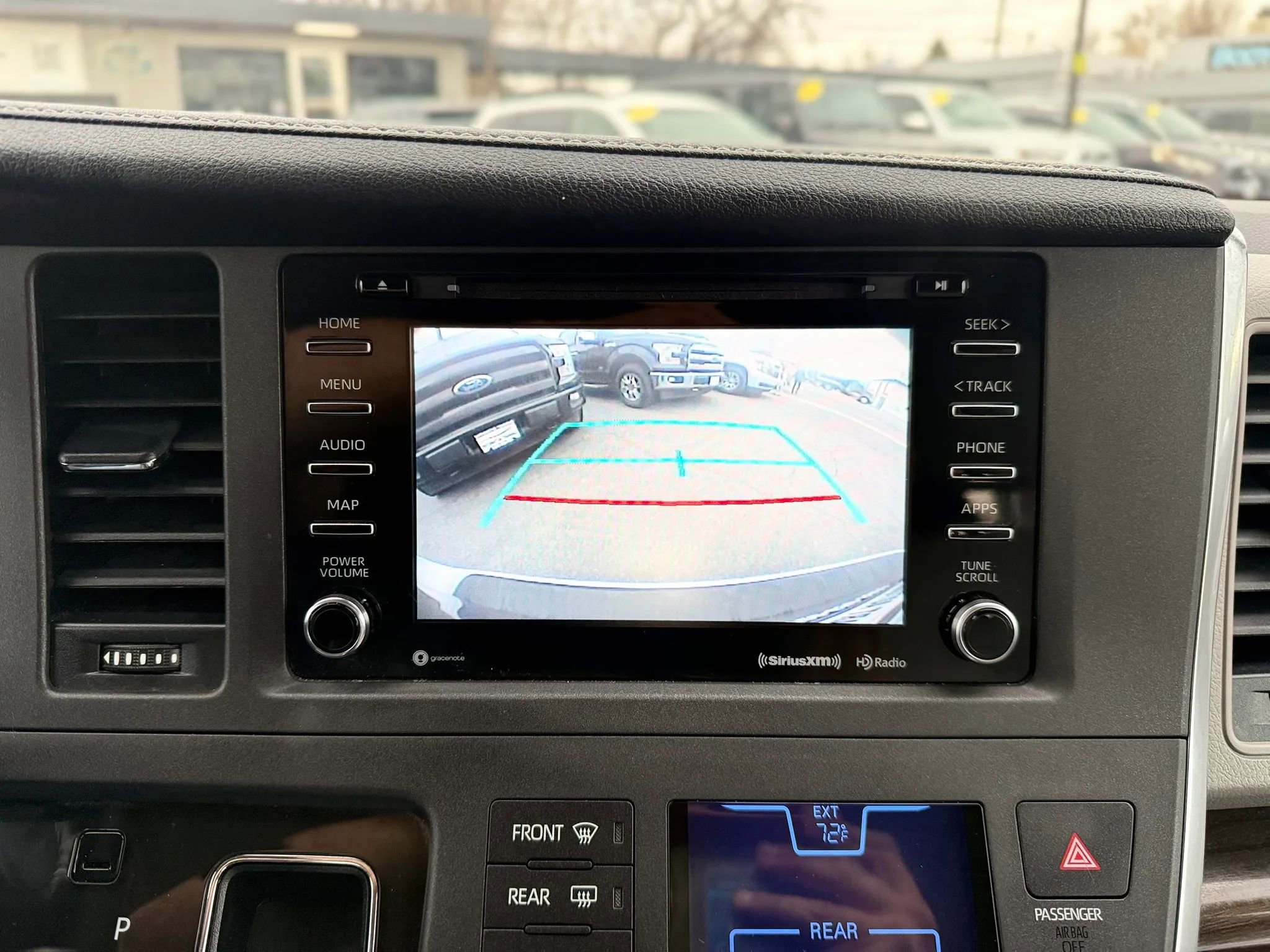 Used 2018 Toyota Sienna XLE w/ XLE Navigation Package FWD image 34