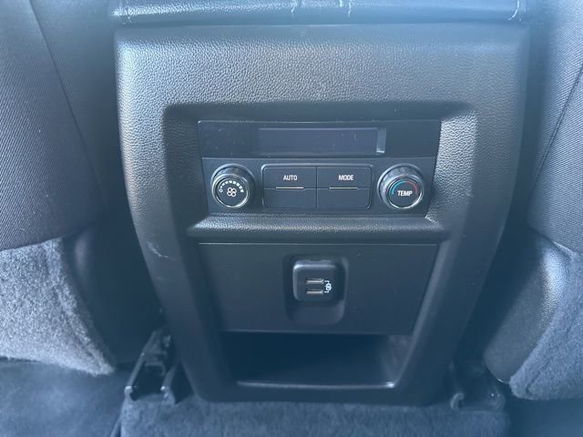 Used 2023 Chevrolet Traverse LT image 27