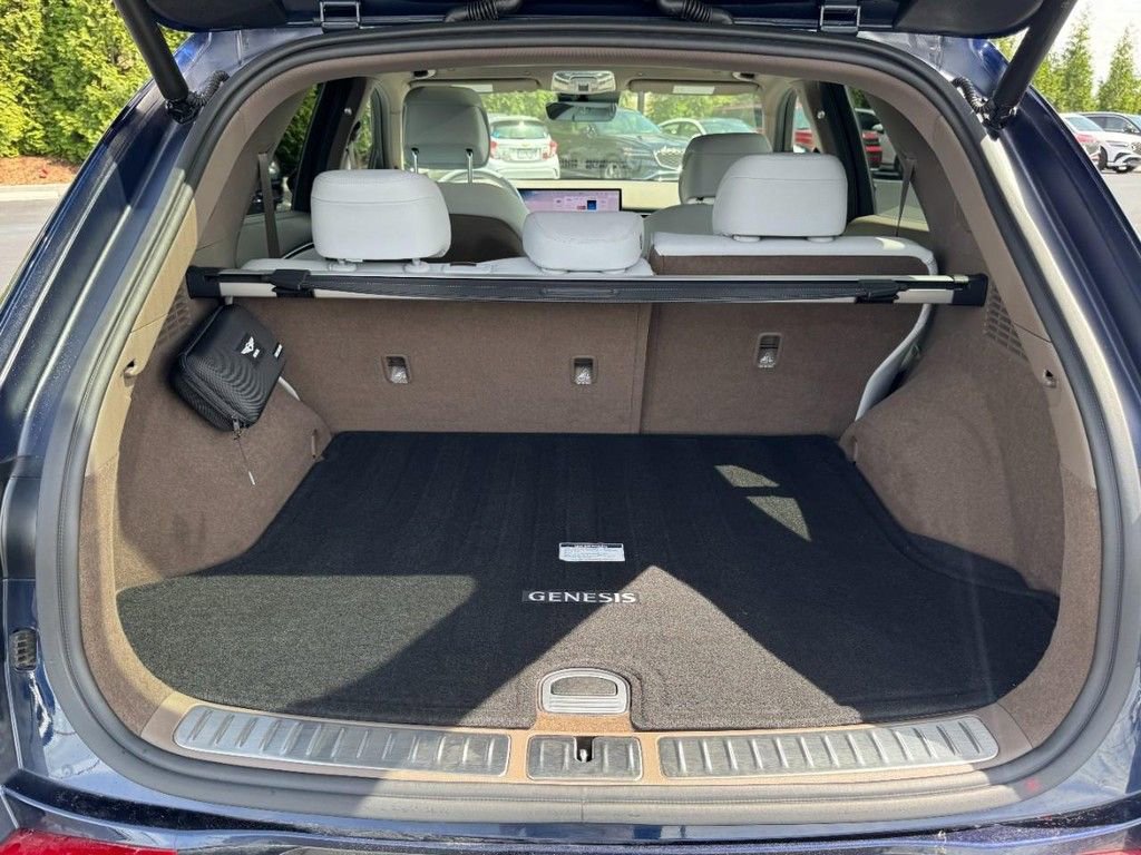 Certified 2026 Genesis GV70 2.5T Advanced AWD/4WD image 6