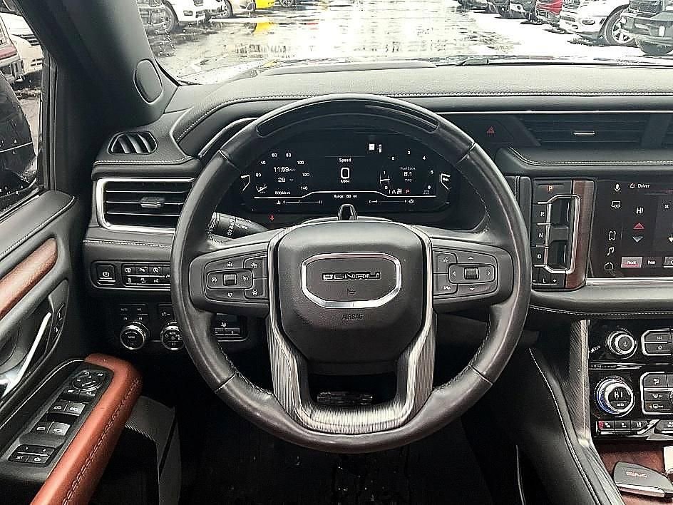 Used 2023 GMC Yukon Denali Ultimate AWD/4WD image 34