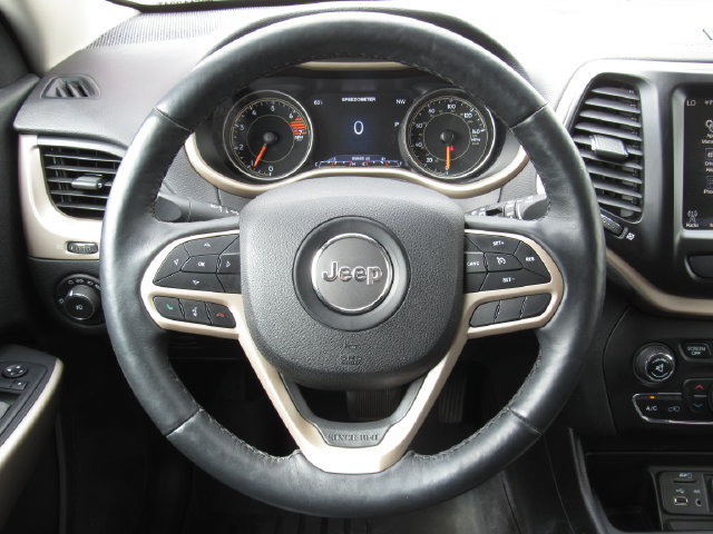 Used 2018 Jeep Cherokee Limited FWD image 23