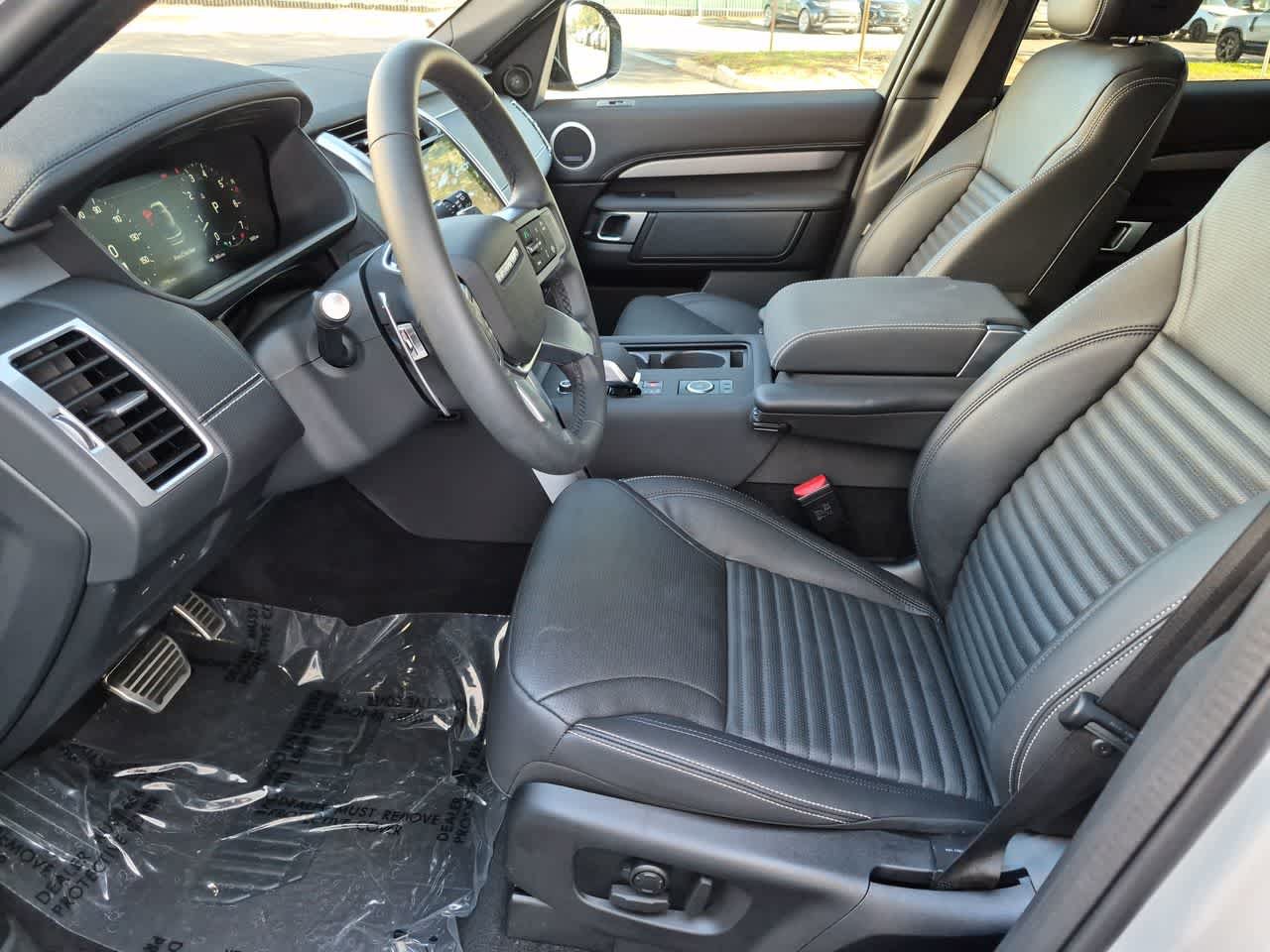 Used 2026 Land Rover Discovery Limited Edition AWD/4WD image 17