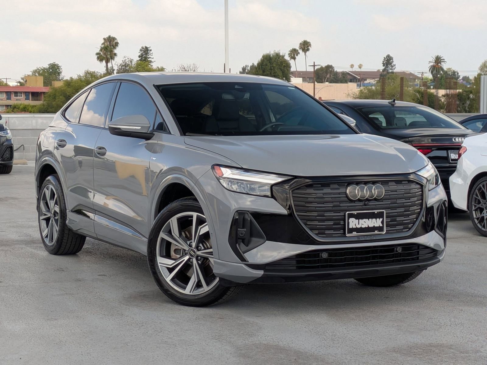 Used 2023 Audi Q4 e-tron Premium Plus w/ Premium Plus AWD/4WD image 33