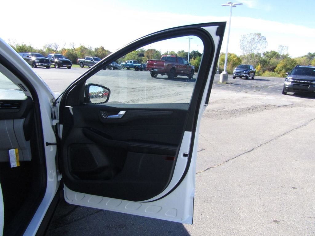 New 2026 Ford Escape Platinum image 33