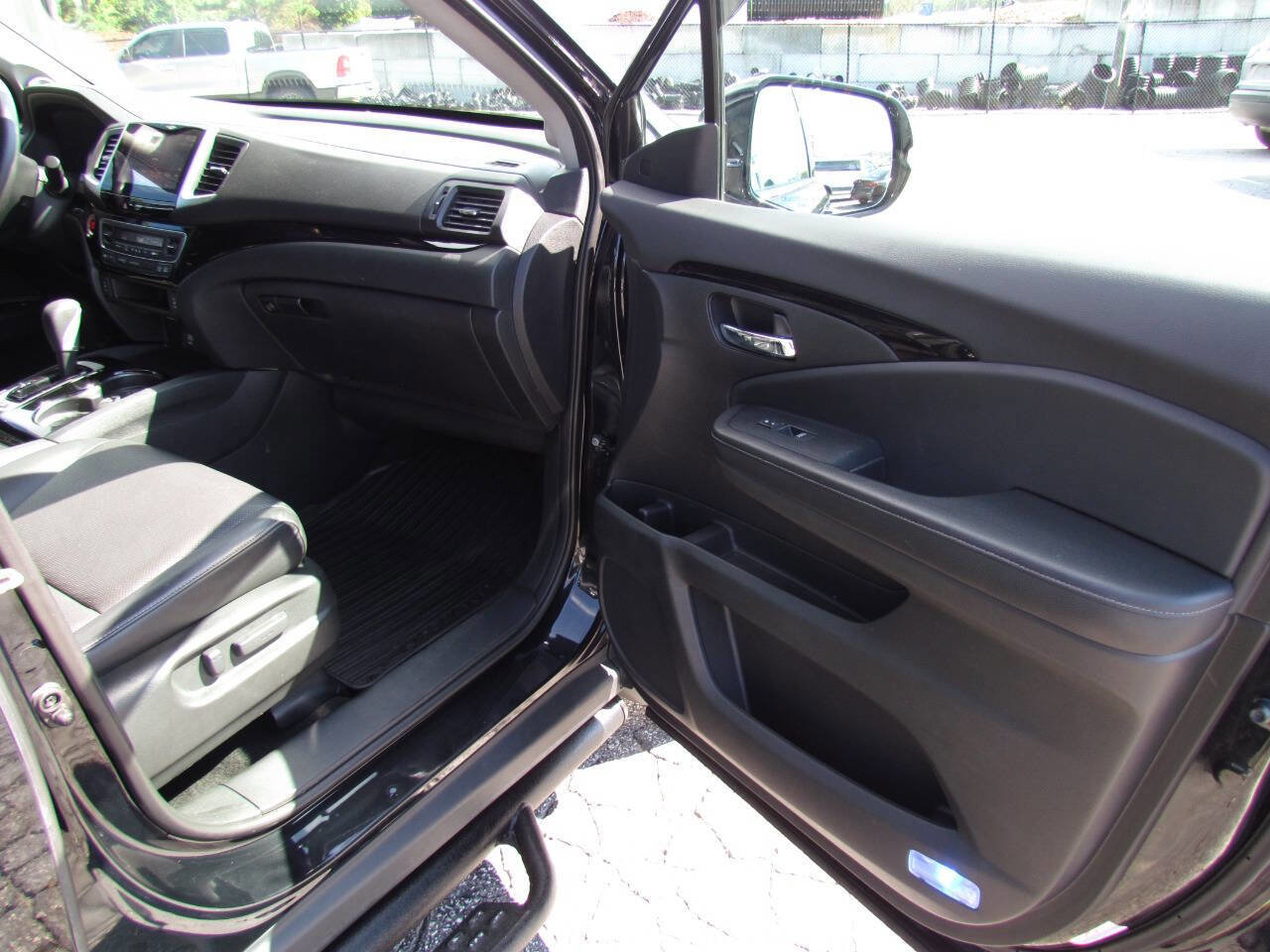 Used 2017 Honda Ridgeline RTL-E image 16