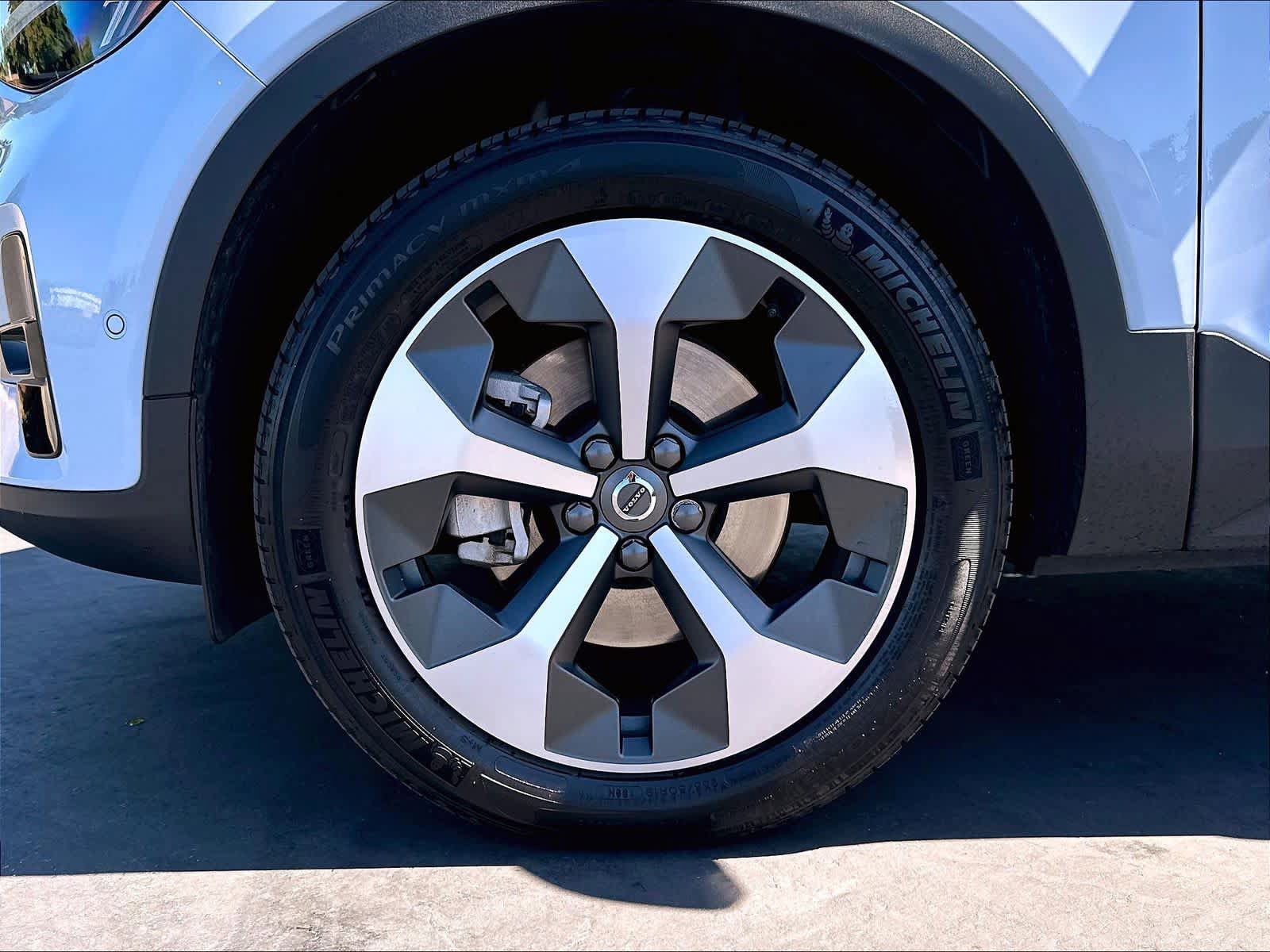 Used 2026 Volvo XC40 B5 Plus w/ Protection Package Premier AWD/4WD image 12