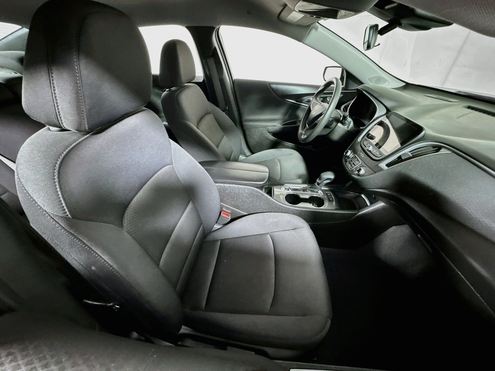 Used 2025 Chevrolet Malibu LT FWD image 25