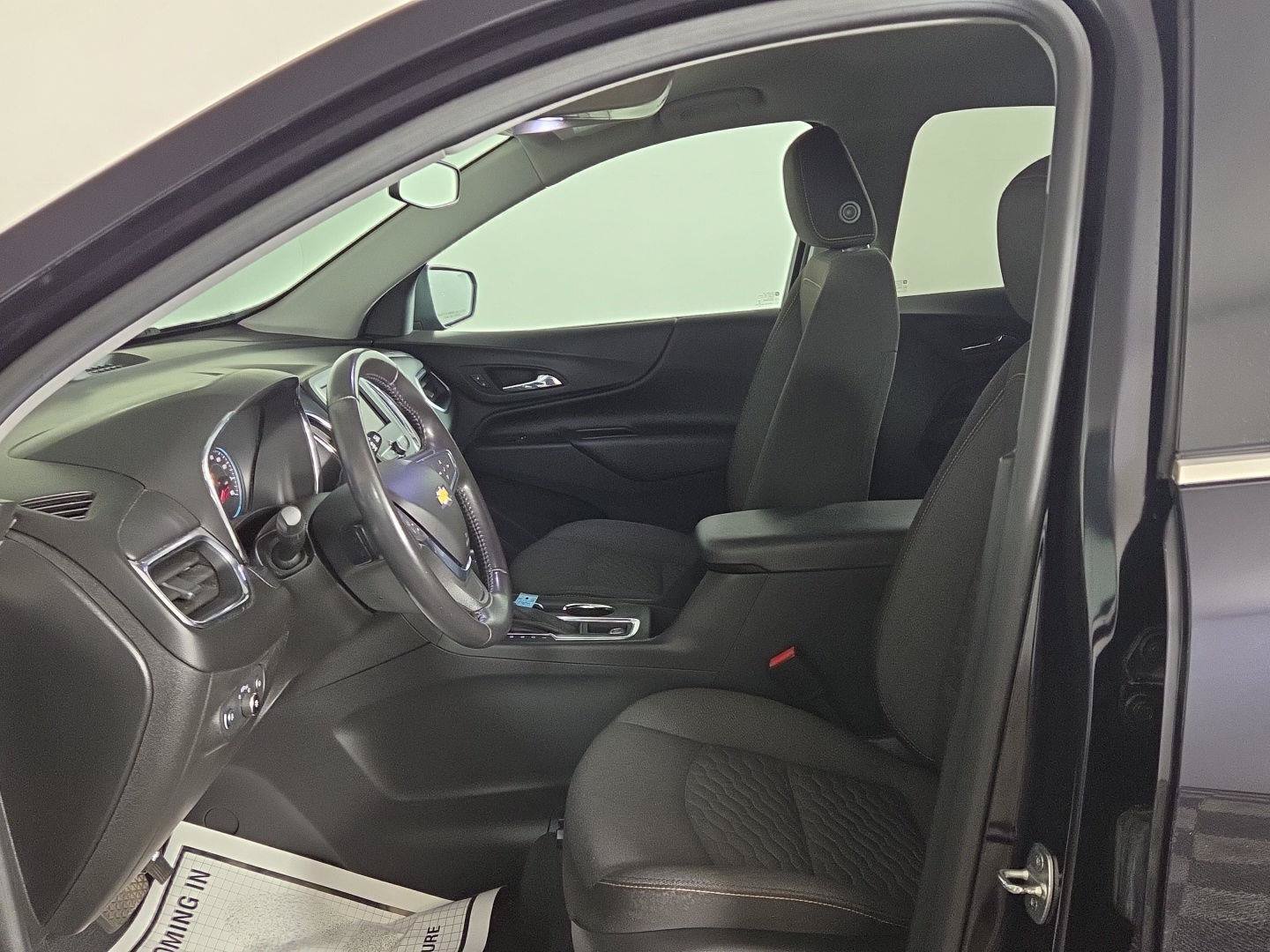 Used 2020 Chevrolet Equinox LT AWD/4WD image 25