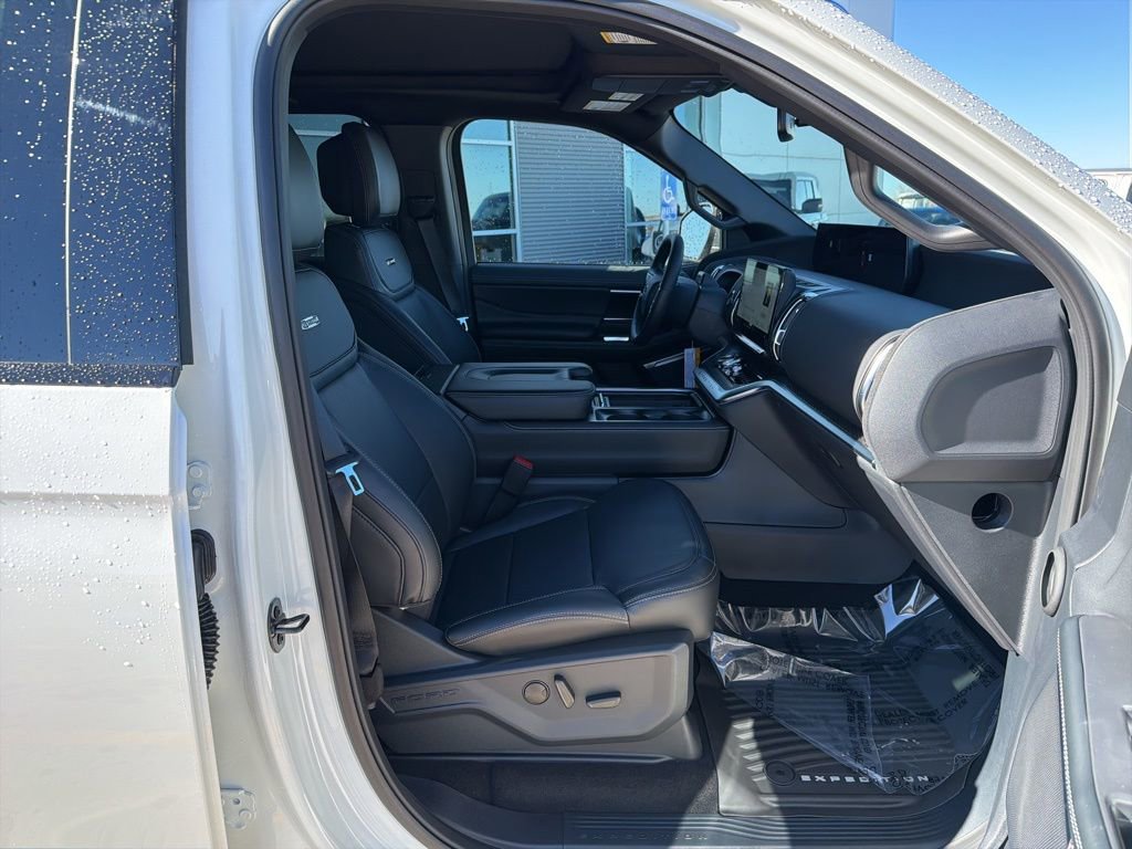 New 2026 Ford Expedition Max Platinum w/ Stealth Appearance Package image 31