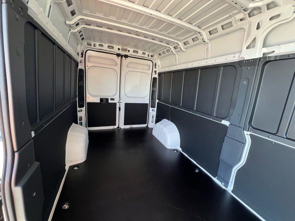 Used 2024 RAM ProMaster 2500 image 23