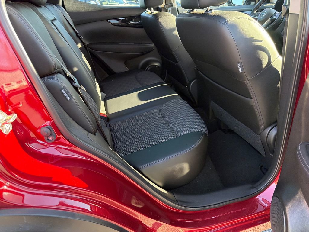Used 2022 Nissan Rogue Sport SV w/ Technology Package image 15