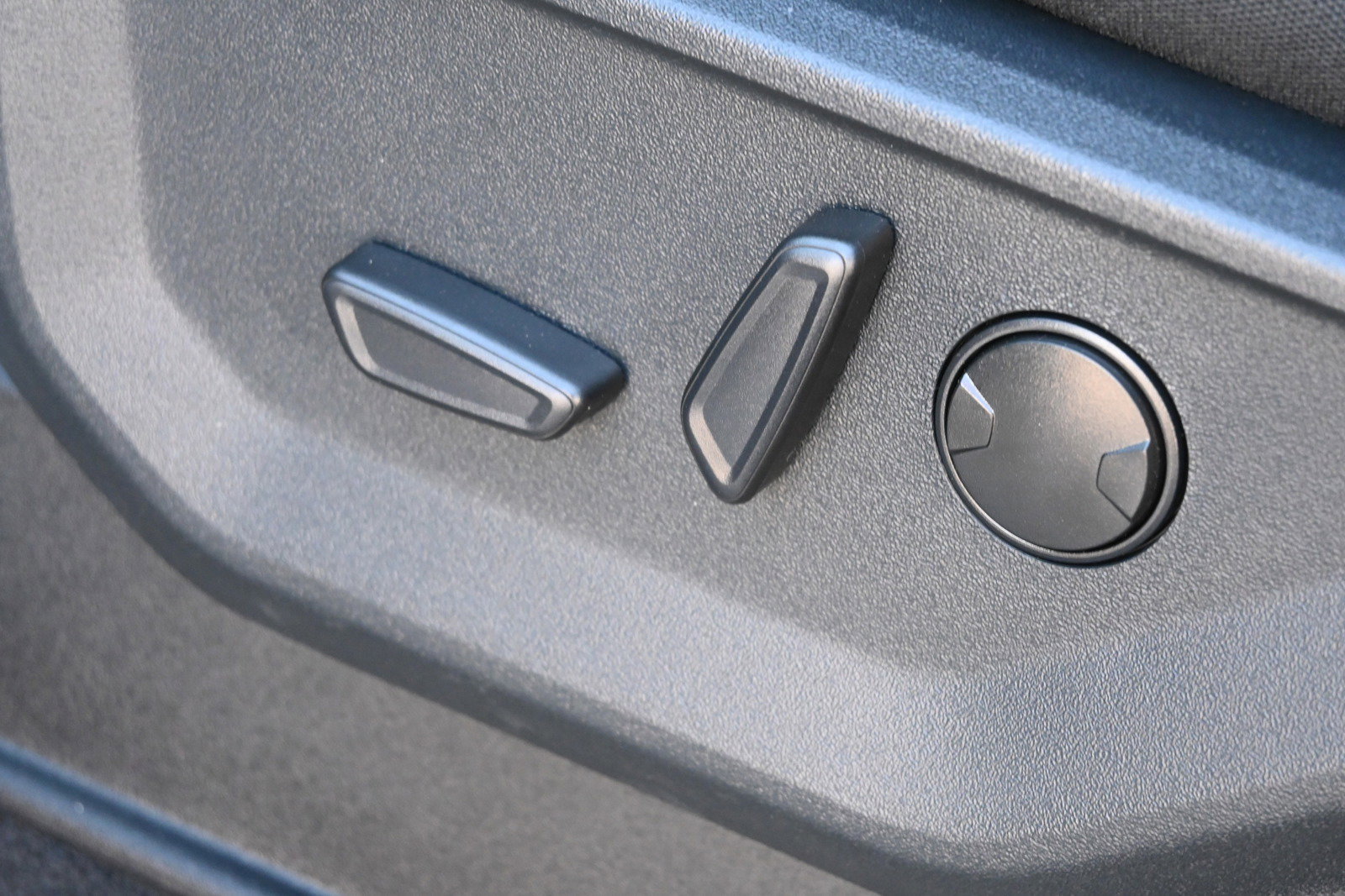 New 2026 Ford F150 XLT w/ Equipment Group 302A MID image 35