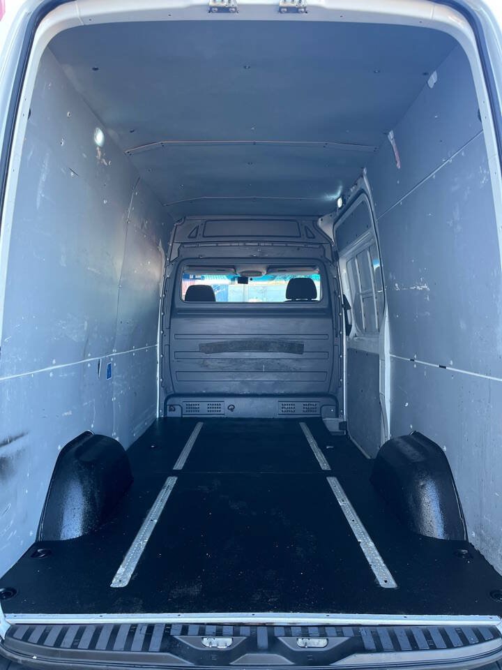 Used 2010 Freightliner Sprinter 2500 RWD image 13