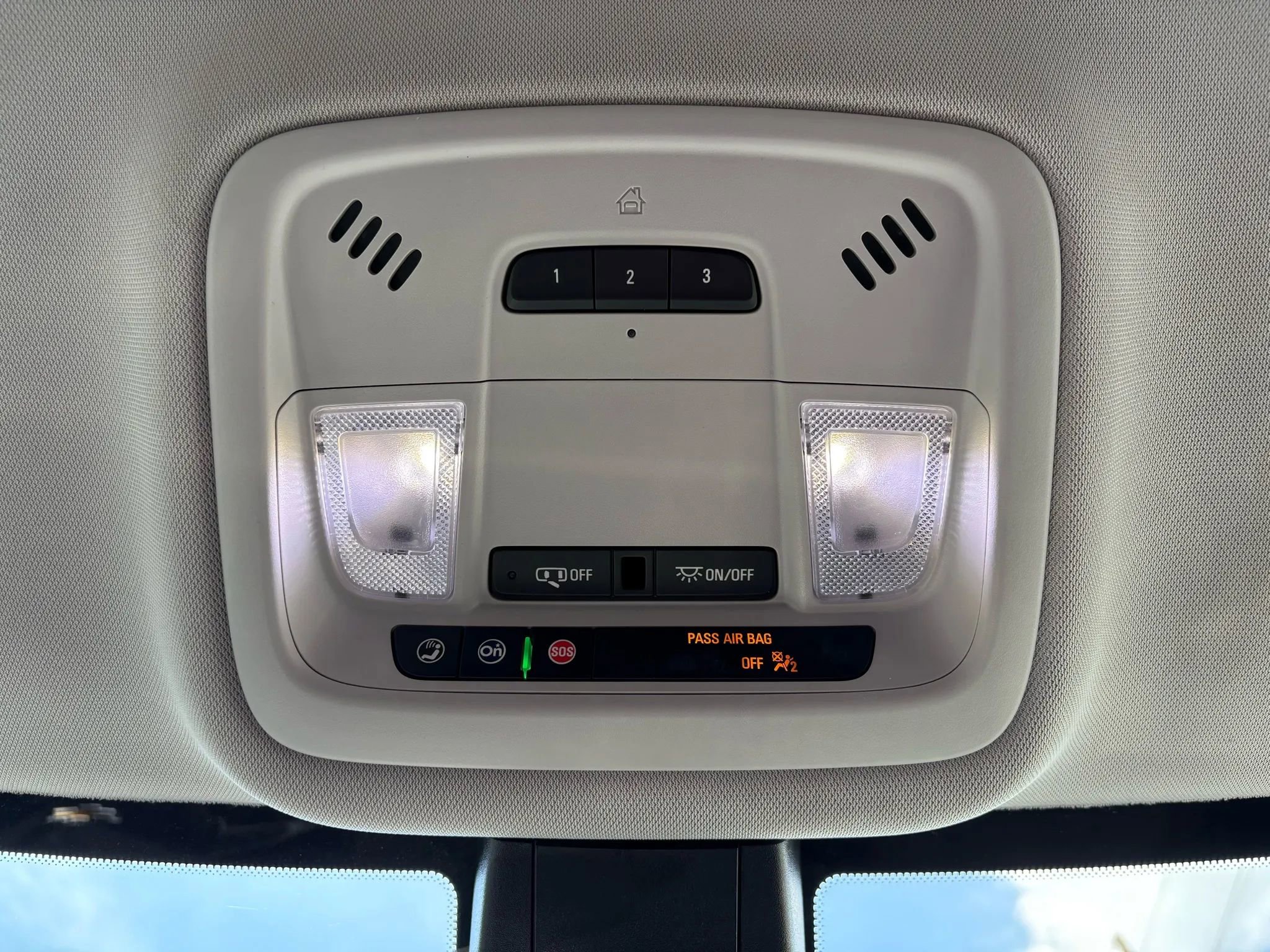 Used 2020 Chevrolet Traverse LT w/ Driver Confidence II Package image 78