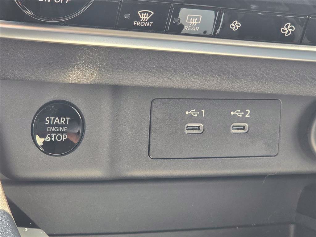 Used 2026 Nissan Rogue SV AWD/4WD image 17