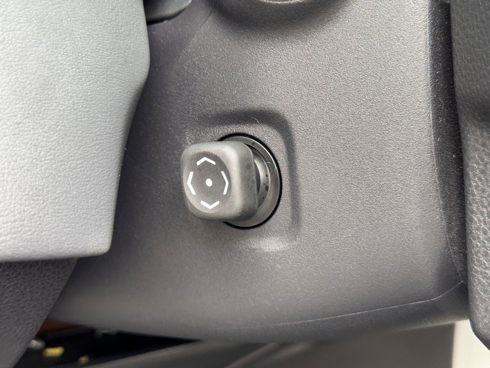 Used 2024 Toyota Tundra Platinum AWD/4WD image 20