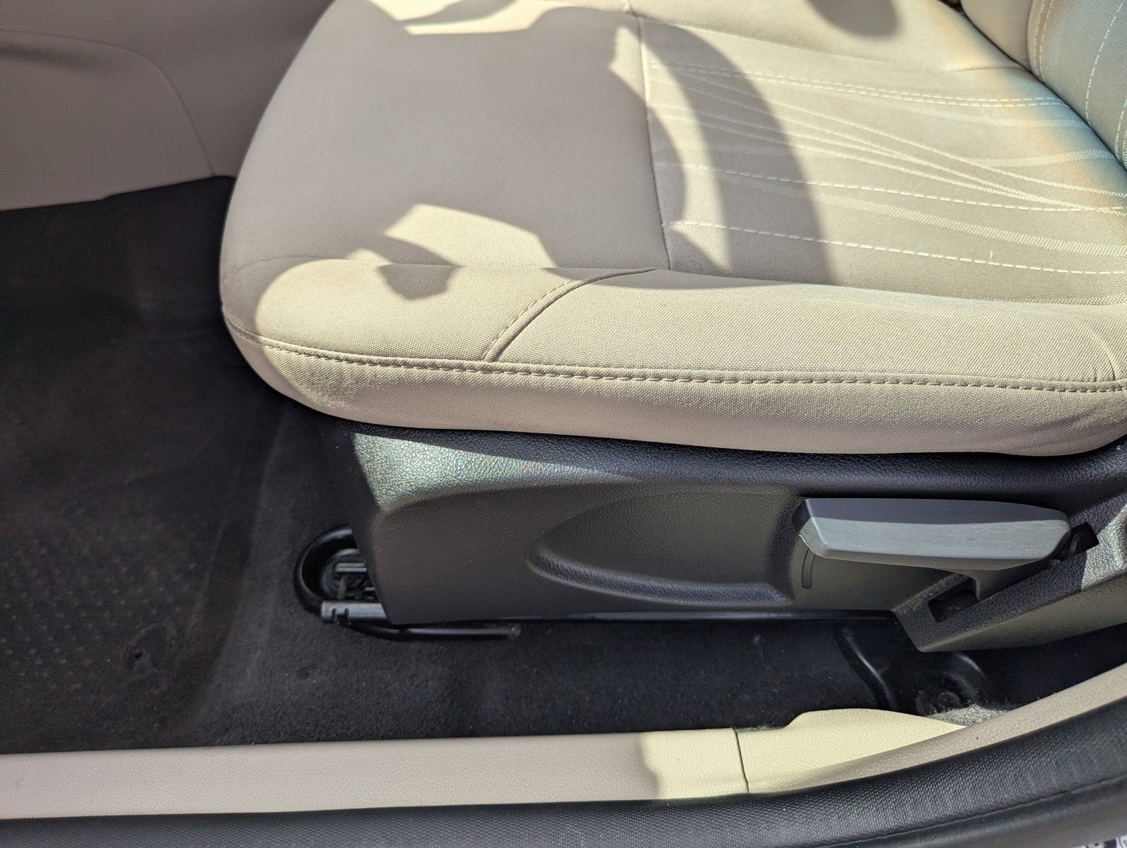 Used 2018 Ford Focus SE w/ SE Appearance Package image 11