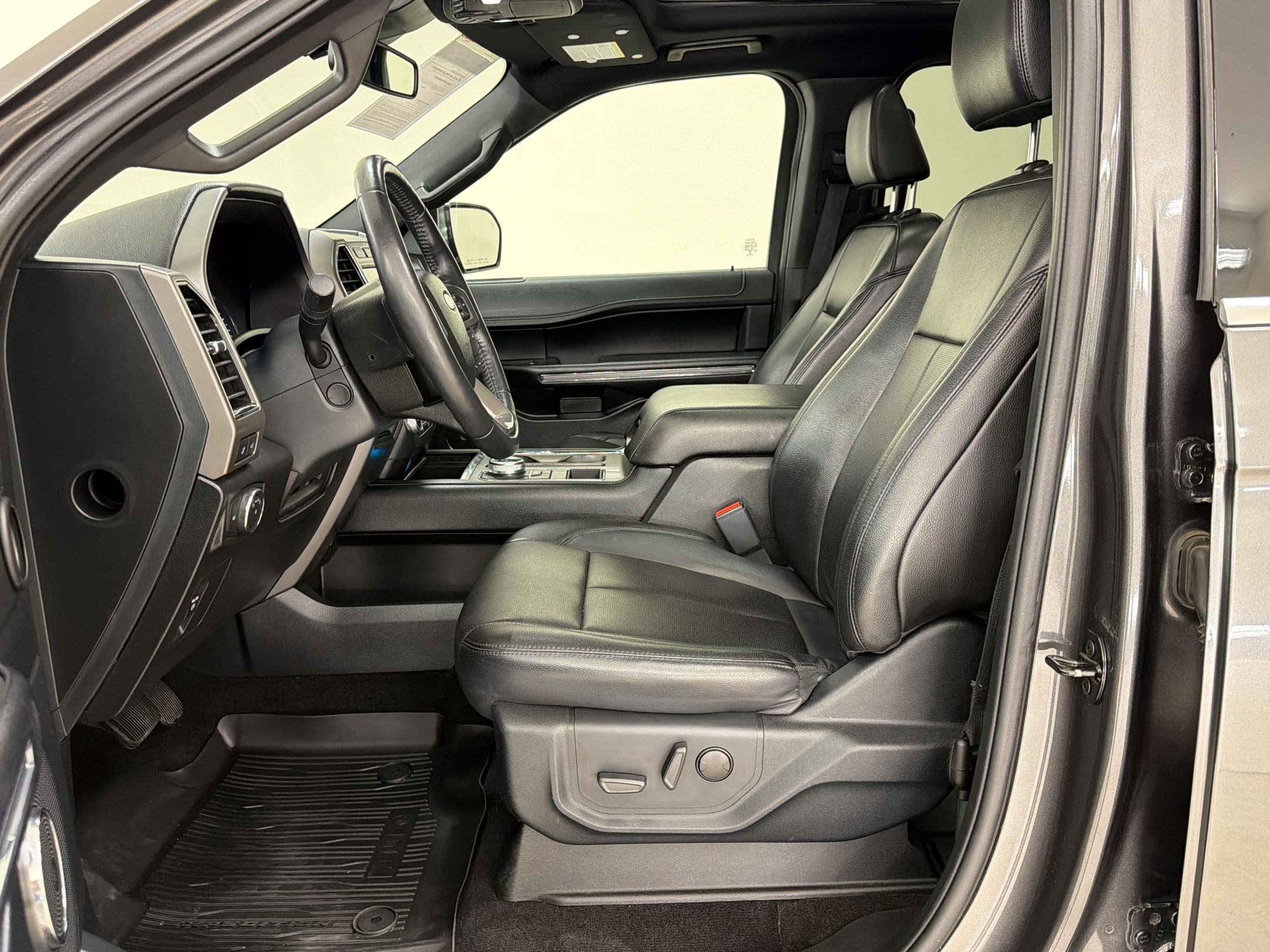 Used 2021 Ford Expedition Max XLT RWD image 5