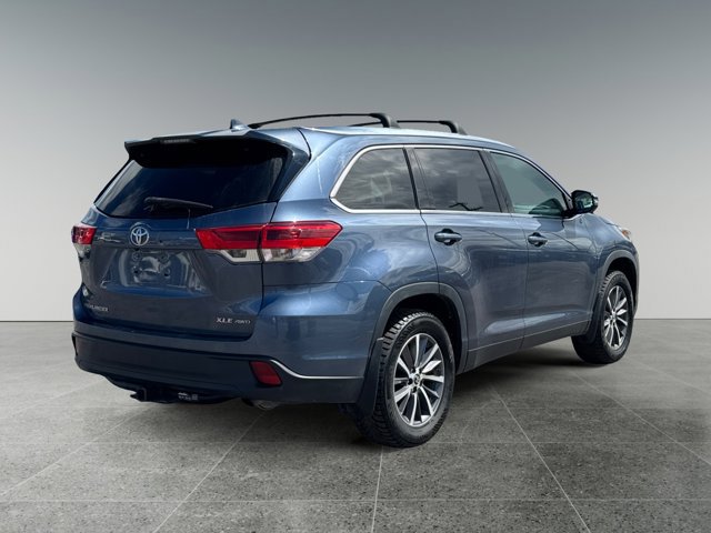 Used 2019 Toyota Highlander XLE AWD/4WD image 6