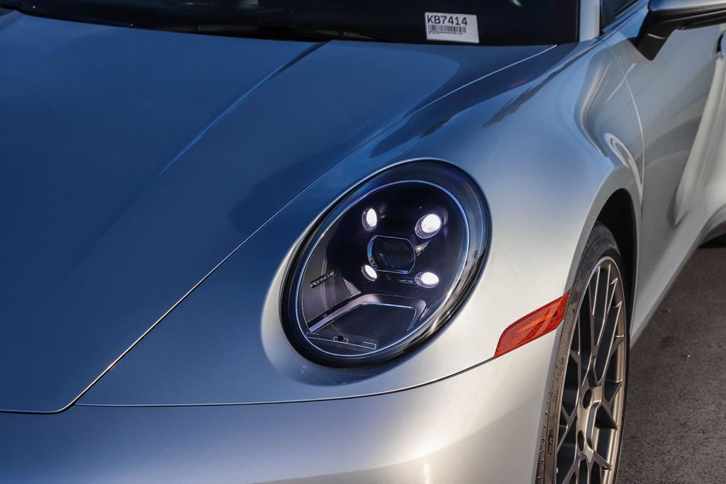 Used 2022 Porsche 911 Carrera RWD image 5