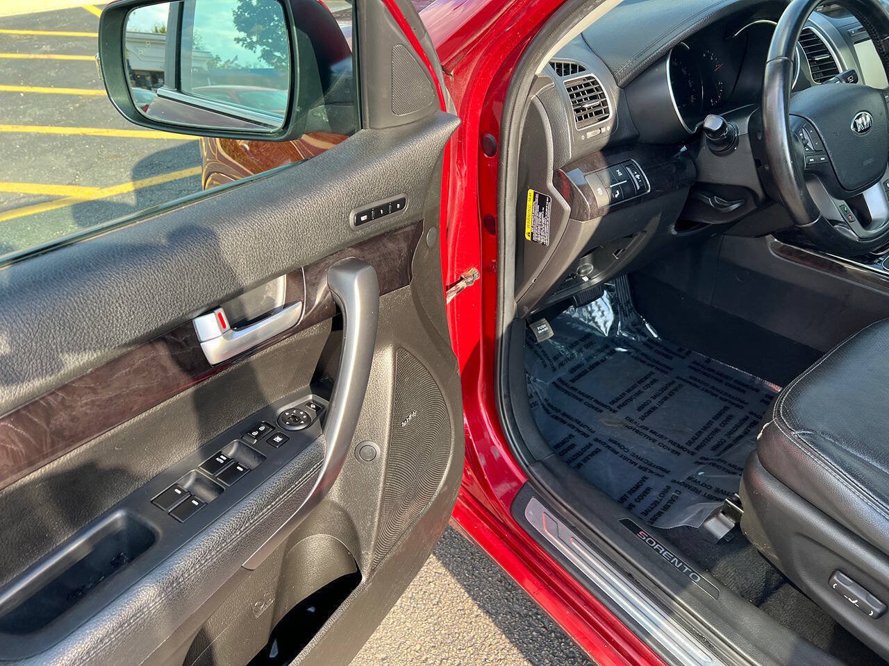 Used 2014 Kia Sorento SX w/ 3rd Row Package AWD/4WD image 19