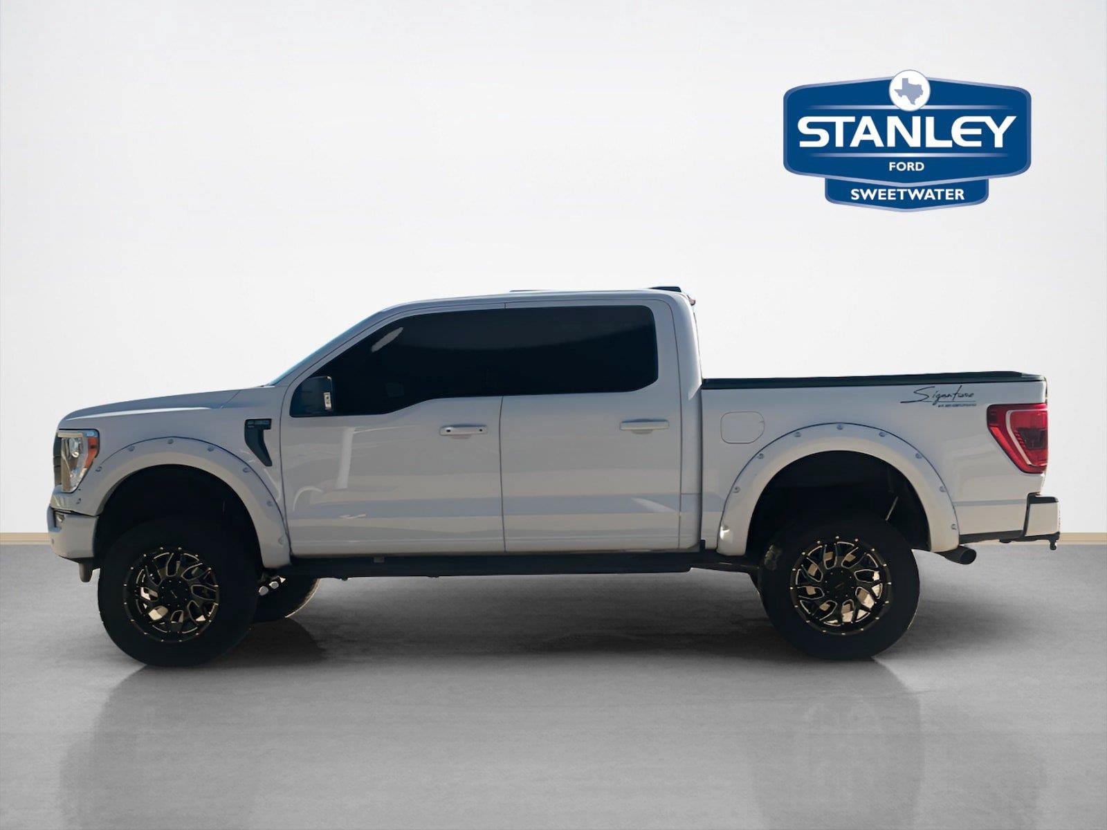 Used 2022 Ford F150 XLT w/ Equipment Group 302A High AWD/4WD image 4