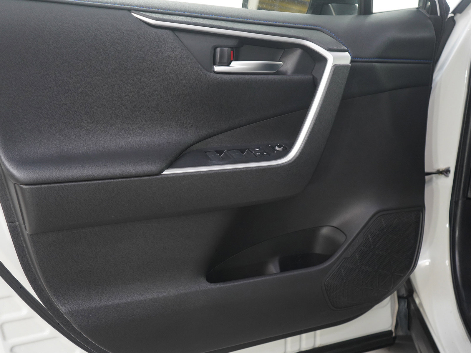 Used 2020 Toyota RAV4 XSE image 19